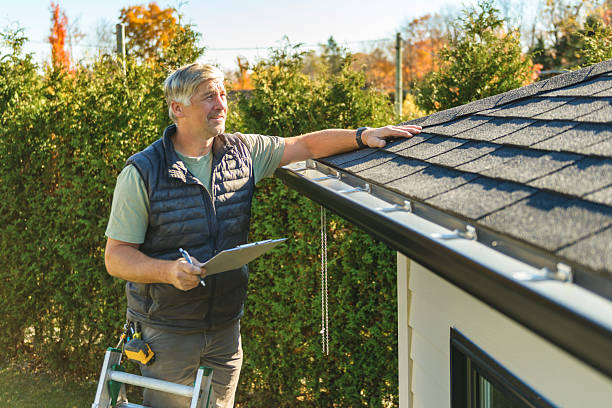 Professional Roofing technician working in Callahan, CA